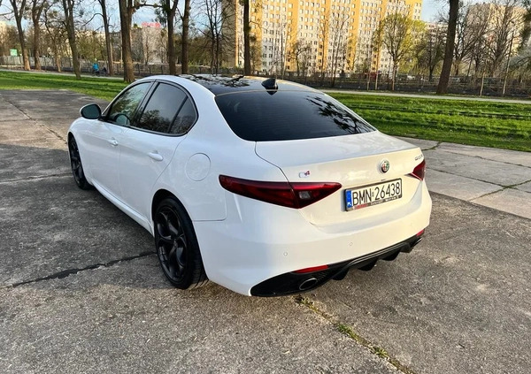 Alfa Romeo Giulia cena 84900 przebieg: 88292, rok produkcji 2017 z Białystok małe 106